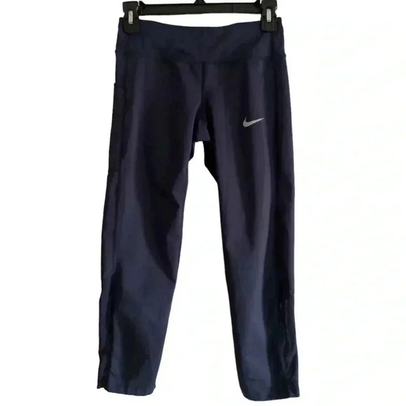 Nike Women's Tight Fit Crop leggings - Picture 1 of 6